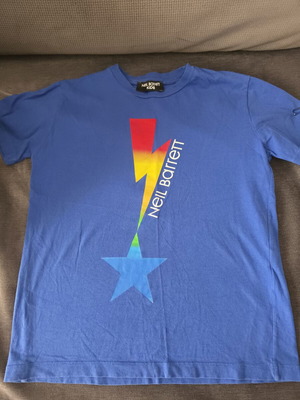 T-shirt Neil Barrett like new, size 8-9 years, blue