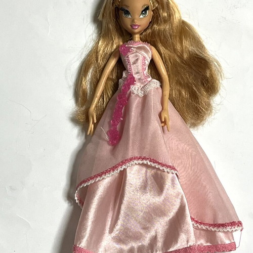 Winx Club Flora Regal Lights doll used