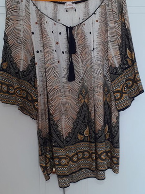 Vertice shirt like new, size M (actually L)