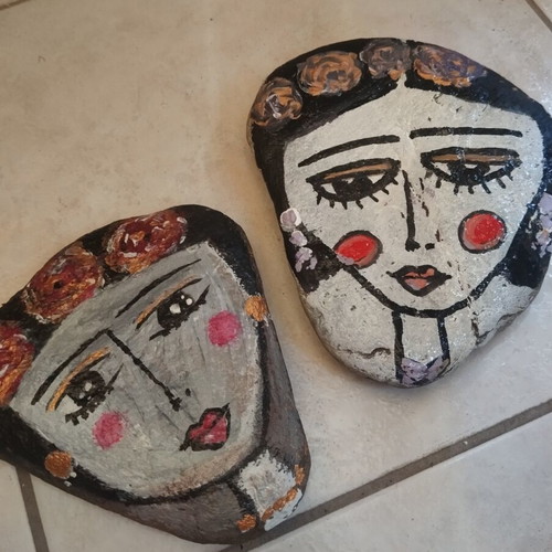Frida painted stones set of 2 used