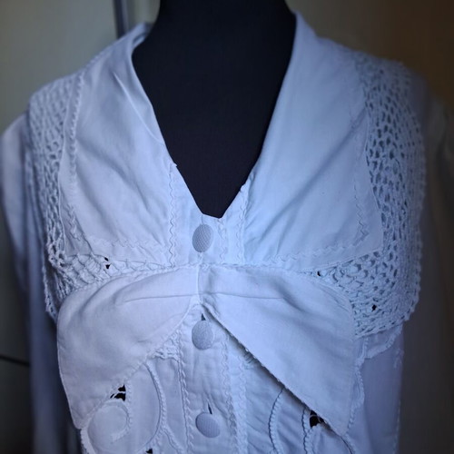 Vintage traditional blouse with embroidery and handmade lace like new