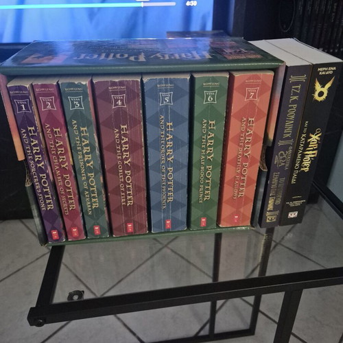 Harry Potter Complete Box Set 1-7 English plus 2 Greek books like new