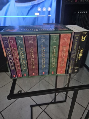 Harry Potter Complete Box Set 1-7 English plus 2 Greek books like new