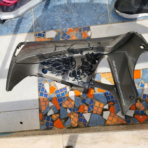 Innova injection plastic parts used, fairing and right legs with flash