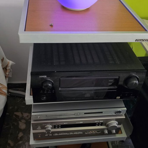 Standesign professional furniture for sound system like new, 4 shelves