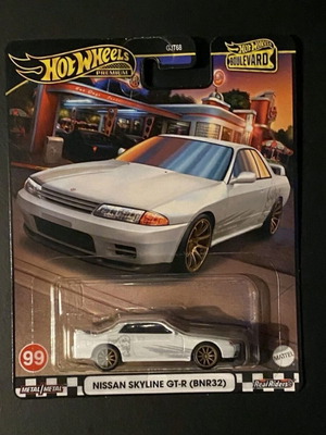Hot Wheels Premium Nissan Skyline GT-R (BNR32) new collectible 1:64 scale car
