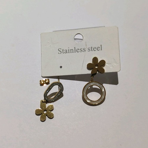 Steel earrings new, modern style designs
