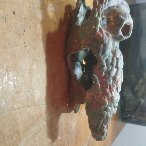 Aquarium decoration used, broken clasp, can be tied with thread