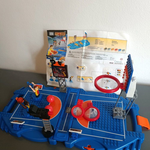 Mega Bloks Sports 2 Go Basketball Set like new, 75 pcs, with extra hoops