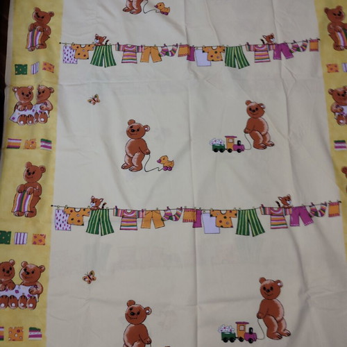 Children's bedding set with teddy bears used