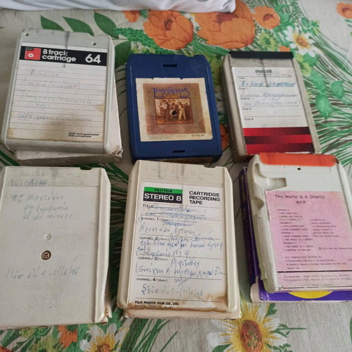 8 track cassettes used, pack of 6 with laika, classical and rock music