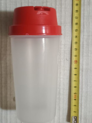 Plastic shaker cup new with safety screw cap and straw opening