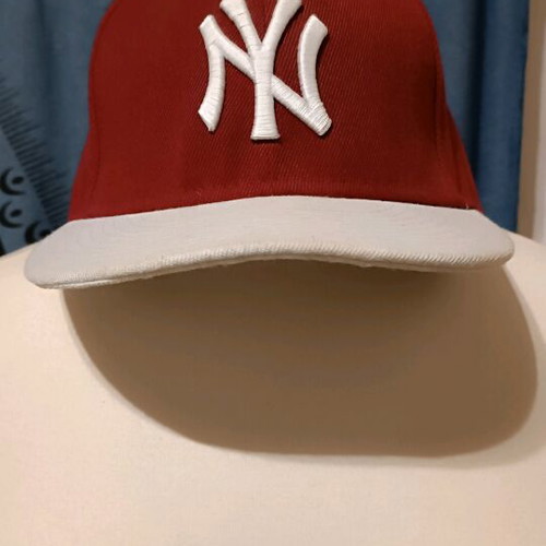 Hat set used Ney York Yankees and Nike one size unisex