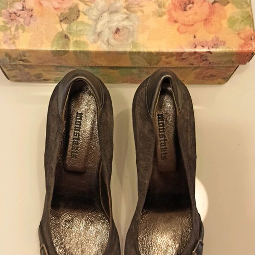 Moustakis Pumps Size 41 New Gray Suede Leather