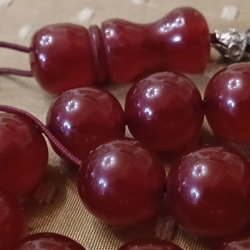 Worry beads used, cherry bakelite mastic 1960, 25 beads