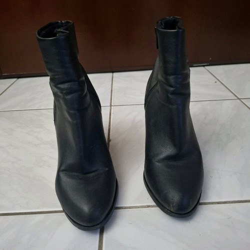 Women's leather ankle boots used size 39, black