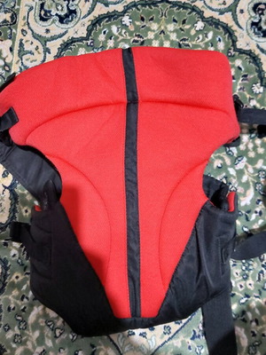 Ergonomic J@mbo baby carrier used, suitable for infants 2.5-9 kg, black-red