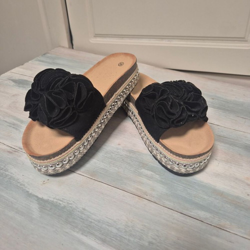 Slippers black with flower design and studs size 39 new