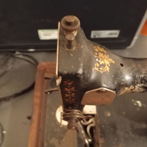Vintage Singer sewing machine used