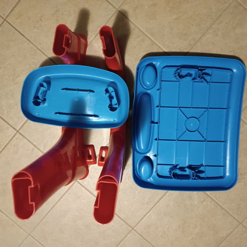 Children's Cars Drawing Desk like new, plastic
