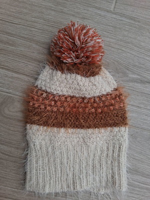Zara knit cap like new, very soft, beige and brown