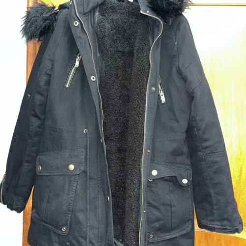 Black parka coat like new, size L