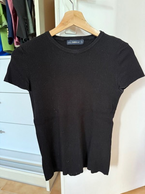 Zara black short-sleeve blouse size Small like new
