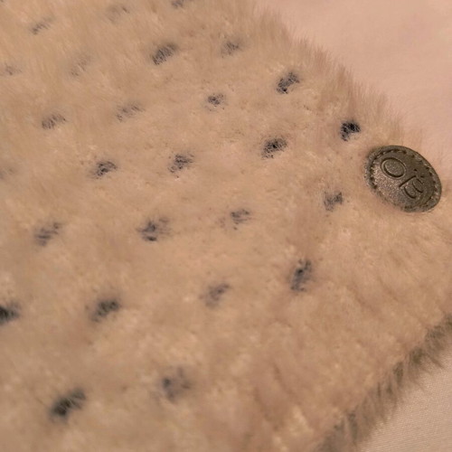 Obaibi hat and neck warmer like new for 1-3 years old