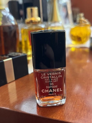 Chanel Le Vernis Cristallin Nail Glaze 95 Diaphane like new