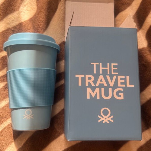 Blue travel mug United Colors of Benetton new with silicone grip