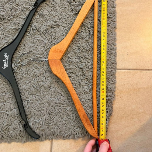 Clothes hangers like new, pack of 25