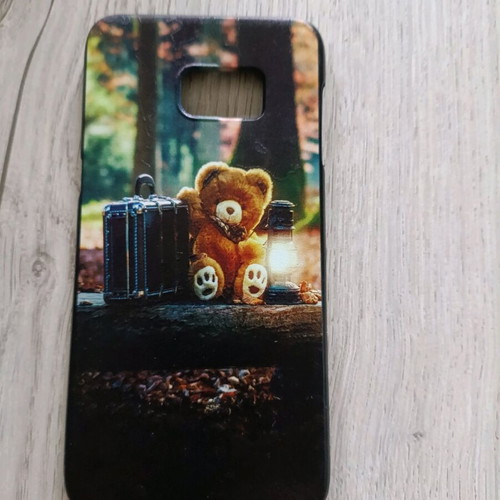 Phone case used with teddy bear design