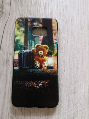 Phone case used with teddy bear design