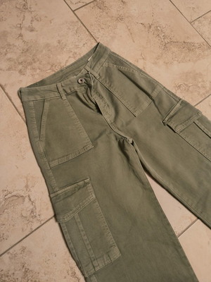 Cargo pants like new, dark pistachio color, size XS