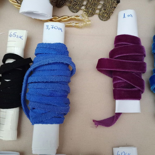 Ribbons, braids and cords like new, total 32.20 meters