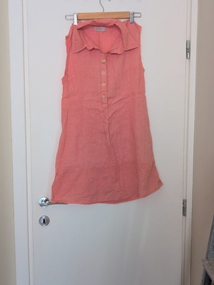 Linen mini dress pink medium like new with floral details
