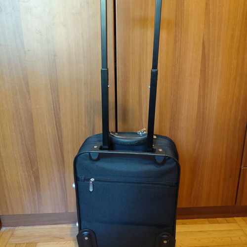 Dunlop Cabin Friendly 17" Suitcase with Expander new, black