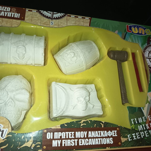 Excavation learning kit sealed with four molds and tools