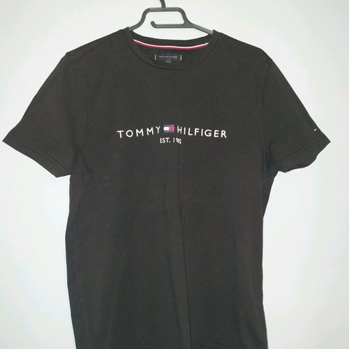 T-shirt Tommy Hilfiger μεταχειρισμένο, μέγεθος Large, μαύρο