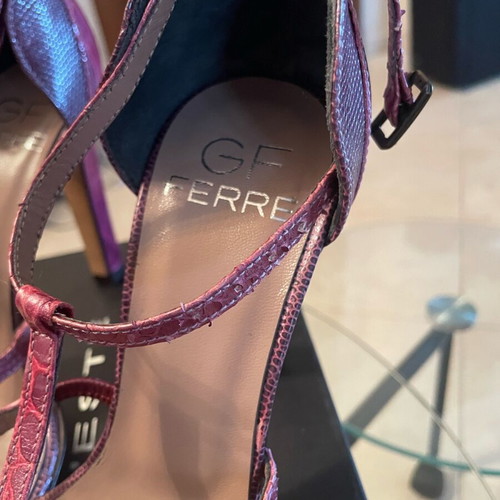GF FERRE sandals like new, size 37, purple