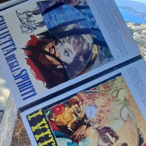 Fellini DVD box set with 3 movies, like new, social genre, subtitles