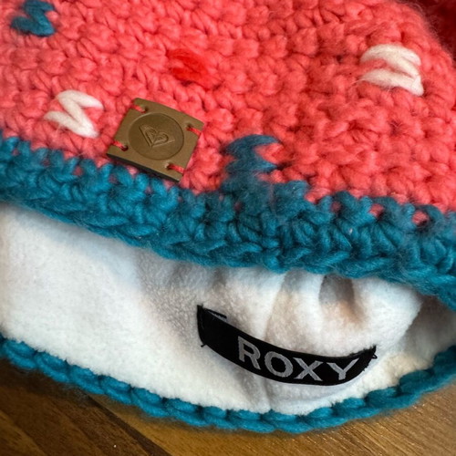Roxy knit hat like new, multicolored