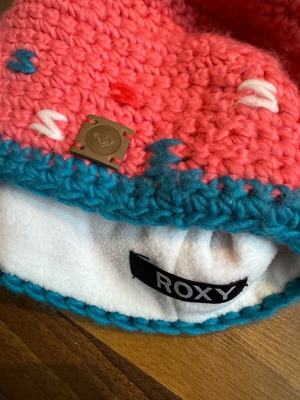 Roxy knit hat like new, multicolored