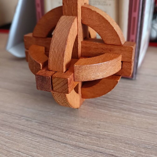 Great Minds Globe Puzzle Galileo Galilei wooden puzzle like new