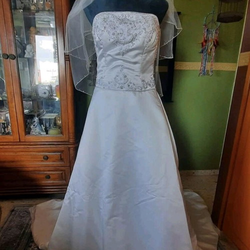 Demetrios wedding dress new, size small, white with long train