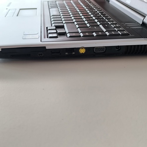 Fujitsu Siemens AMILO Pi 1505 laptop