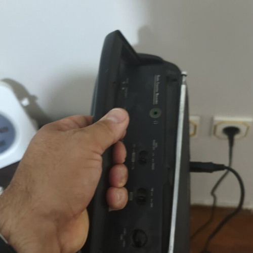 Philips cassette player with radio, burned speaker