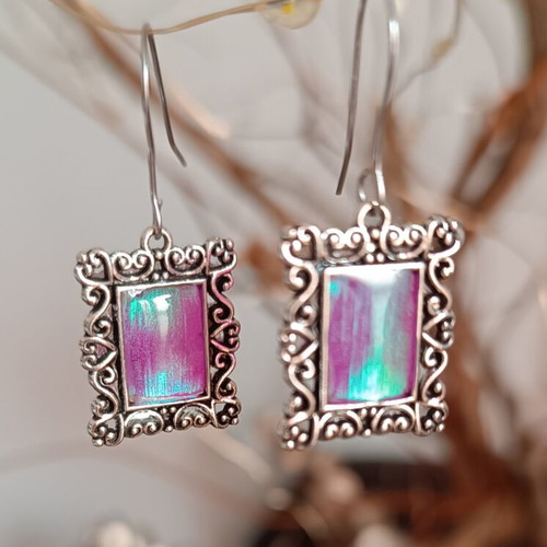 Earrings handmade from scratch with iridescent purple-turquoise cadrakia, silver hooks