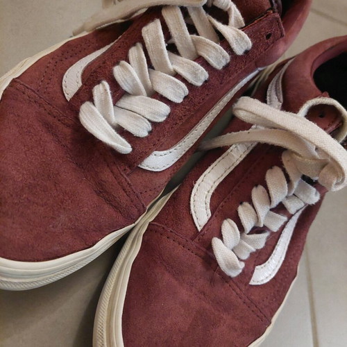 Vans burgundy suede athletic shoes used, size 38.5