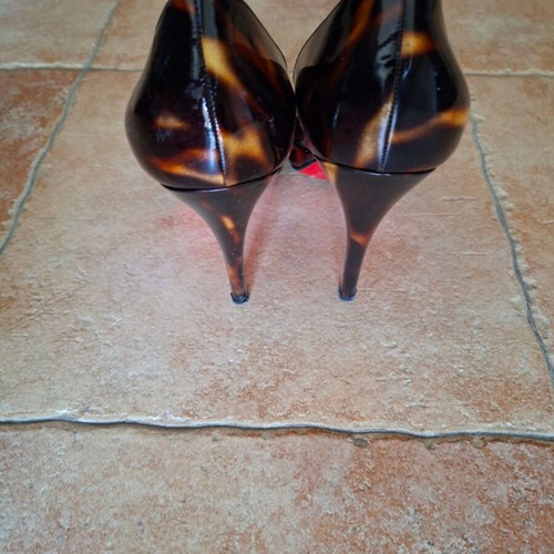 Christian Louboutin peep toe γόβες σαν καινούργιες, με αποχρώσεις ταρταρούγα